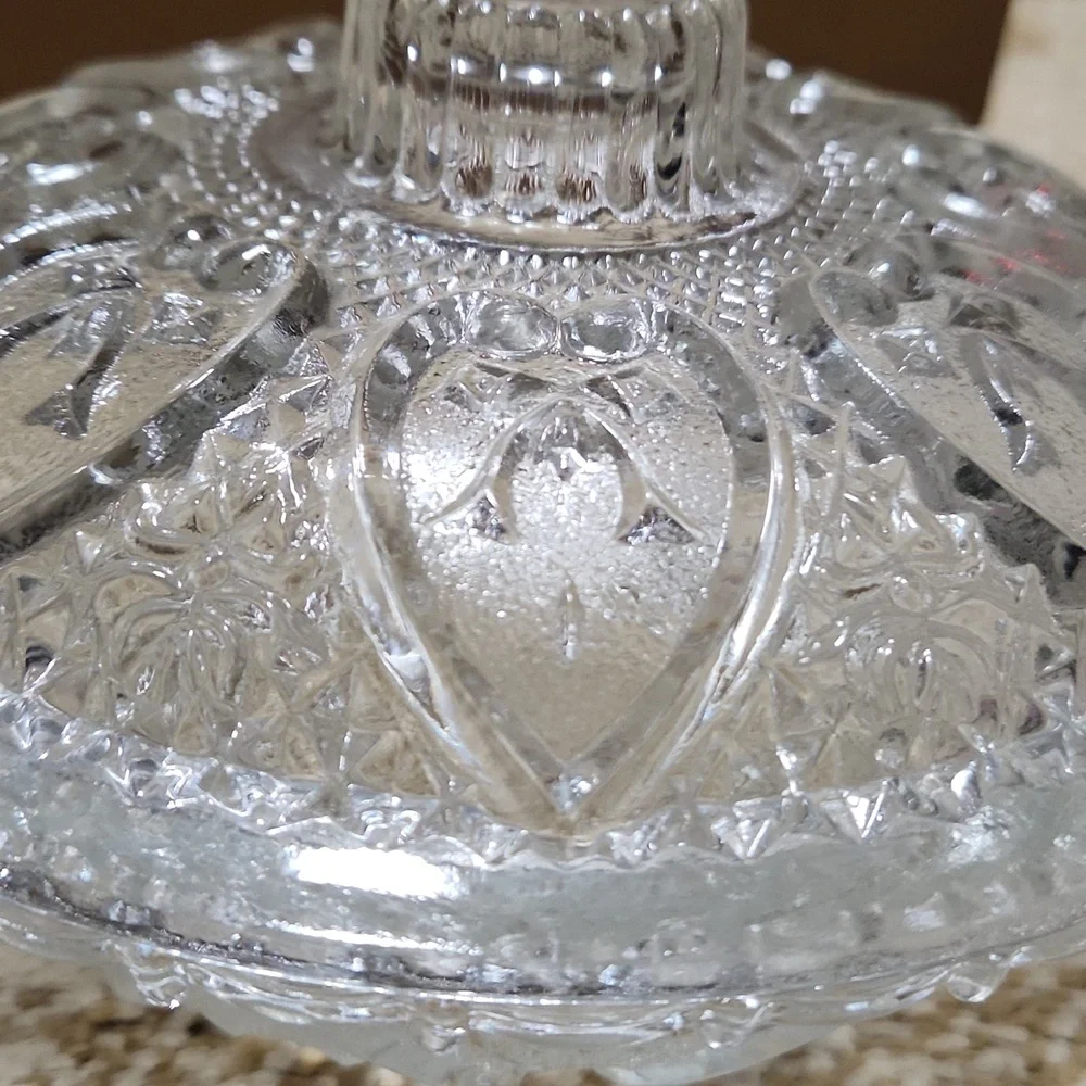 Vintage Pasari Indonesia KIG Pressed Glass Hearts Bows Bowl With Lid Collectible